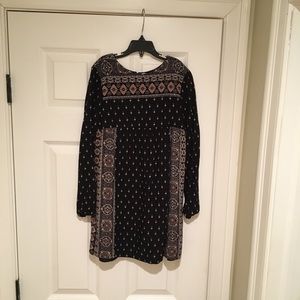 Girls dress, black with pattern, size M (10)